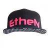 GORRA ETHEN (NEGRO-FUCSIA)