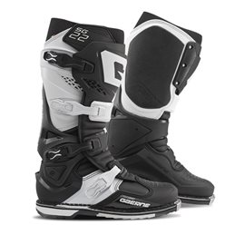 BOTAS GAERNE SG-22 (NEGRAS/BLANCAS)